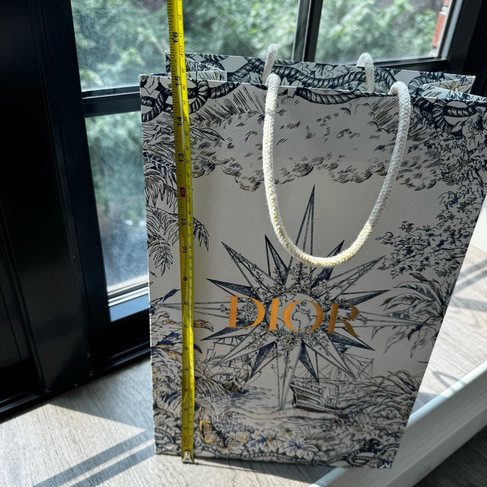Dior Designer Shopping Bag Limited Edition - Picture 9 of 10